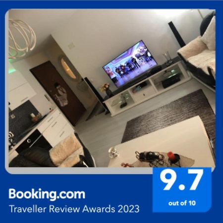 Lovely 2 Bedroom Condo In Gjilan. Eksteriør bilde